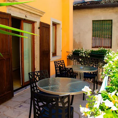 Dependance Silvestro Hotell 3*